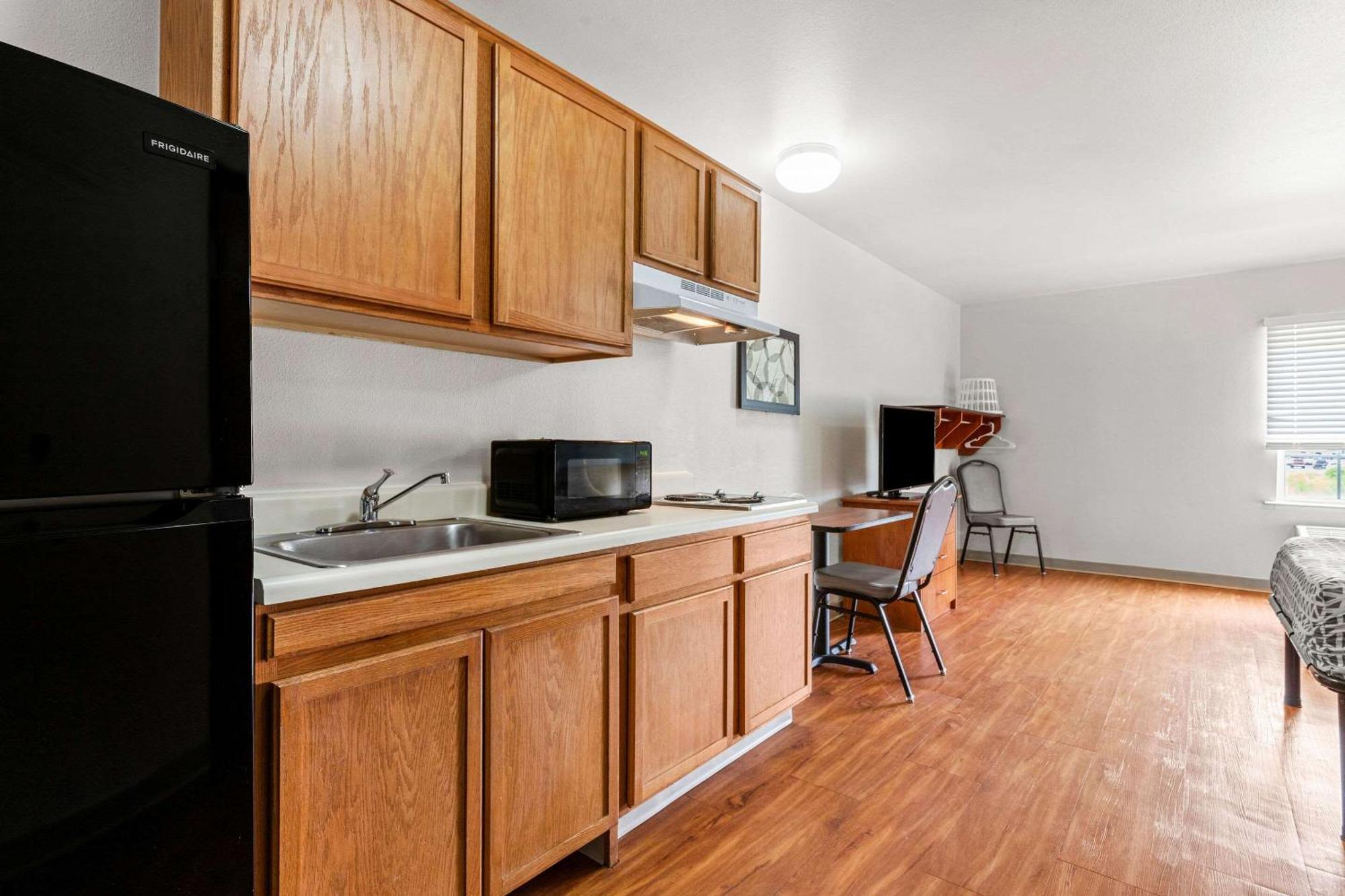 Woodspring Suites Tulsa Exterior foto