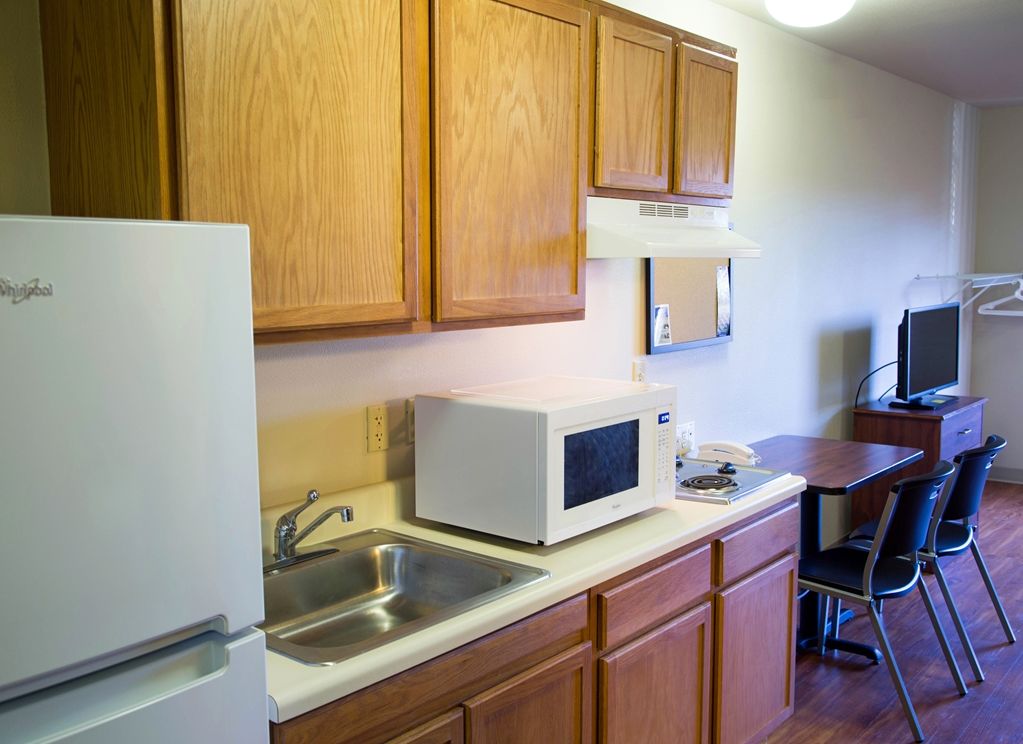 Woodspring Suites Tulsa Habitación foto